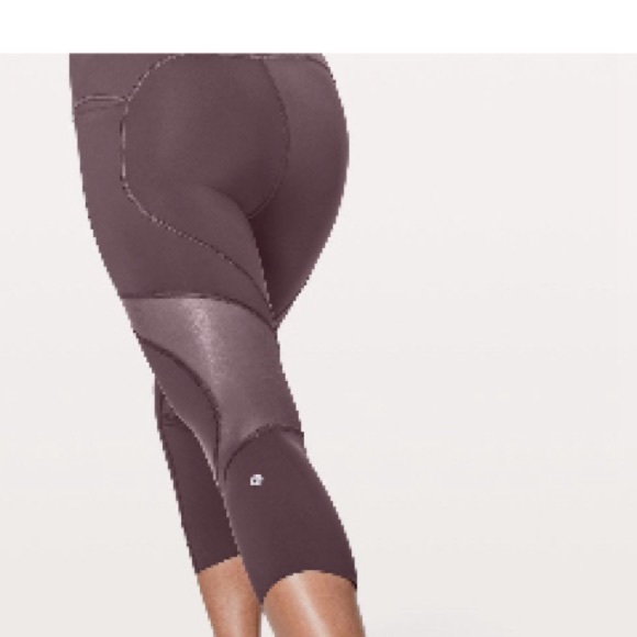 Lululemon on pace crop 21” - Picture 1 of 1